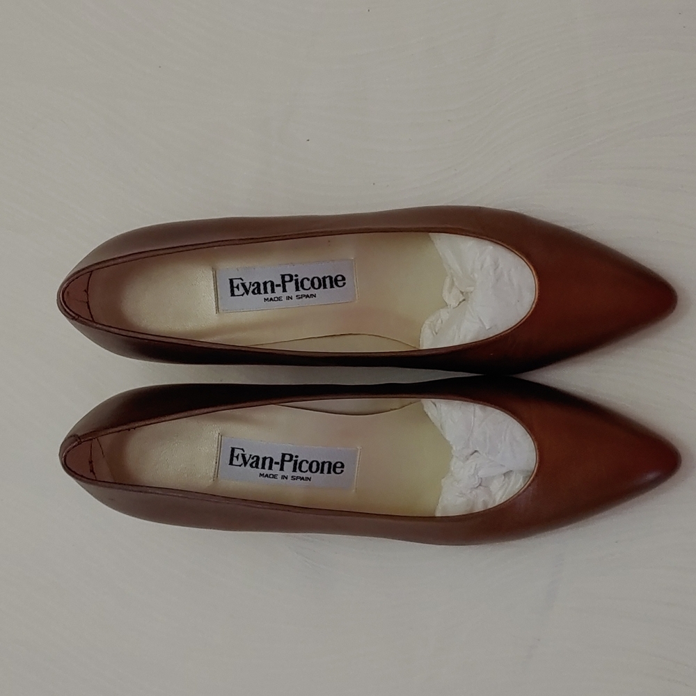 Evan-Picone Women's Size 8 / 8.5 2 inch heel